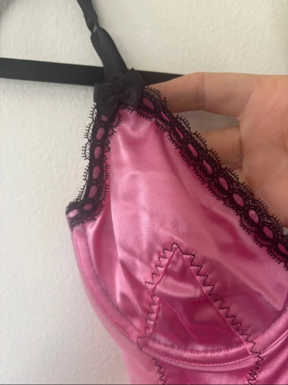 NWT!! NEW VINTAGE VS Pink Black Satin Lace Trim Sexy Lingerie Garter Details - Picture 2 of 11